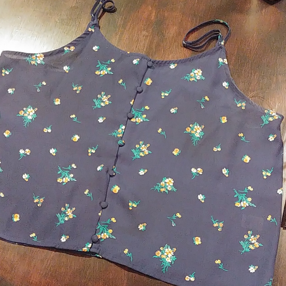 Crop Flower Tank - Picture 3 of 3